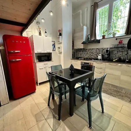 Loft Moderno Con Terrazzo Mediolan